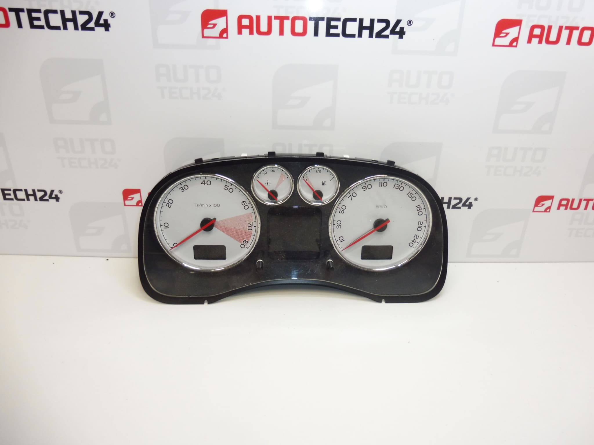 Peugeot 307 speedometer 252.000 km 9648629680 6103J6