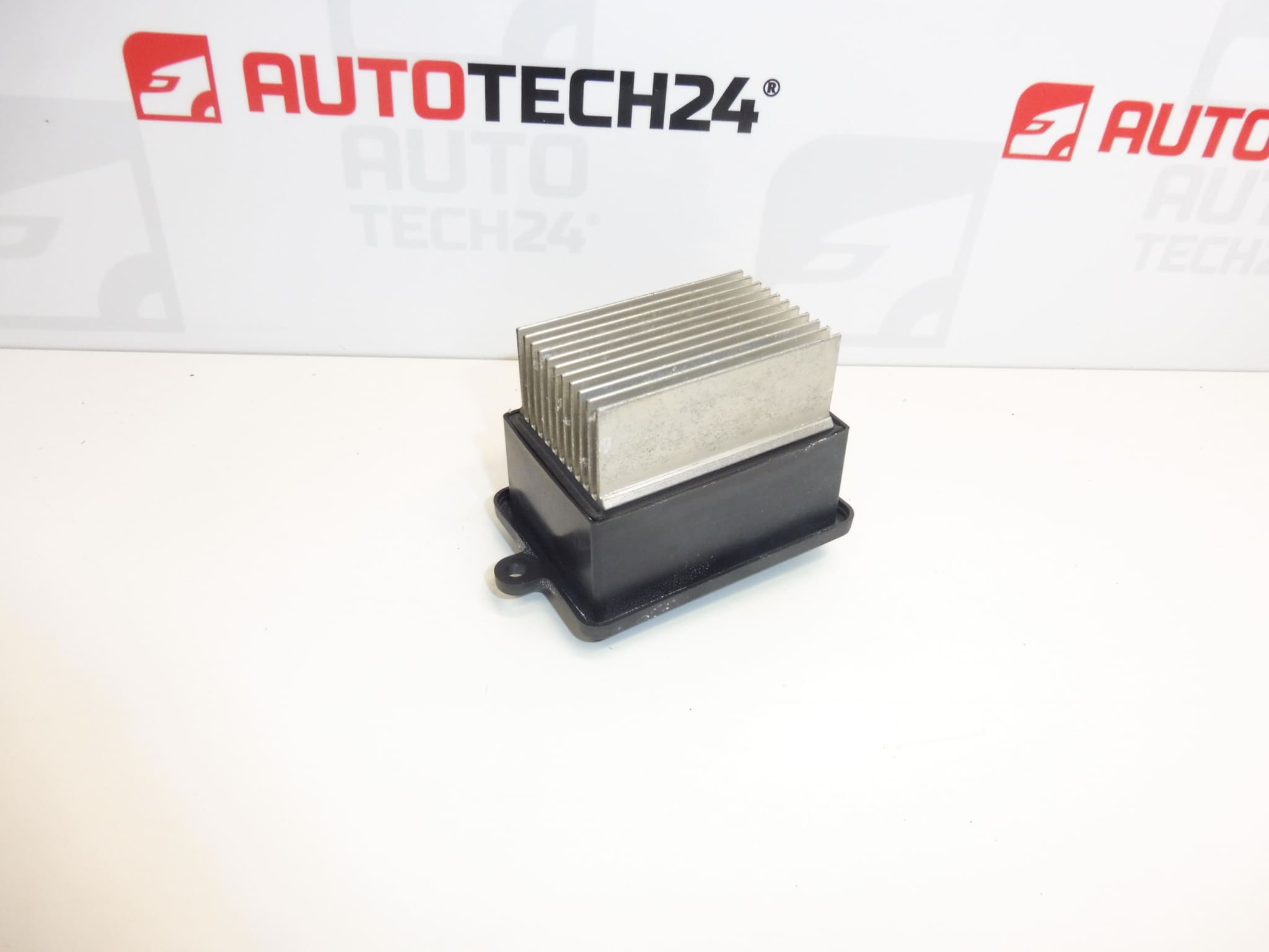 Citroën Peugeot fan controller 9821291880